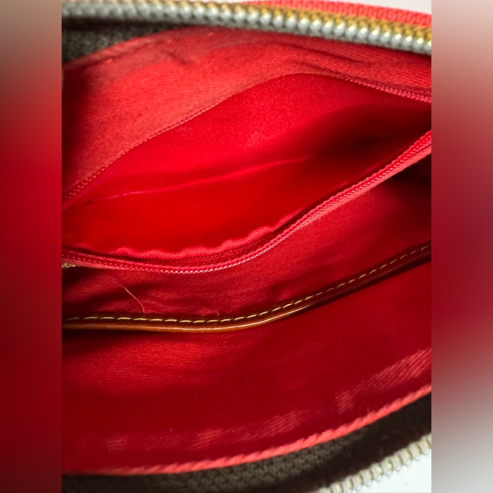 ☘️#123 Dooney & Bourke Small Red Nylon Crossbody Bag - Picture 15 of 17